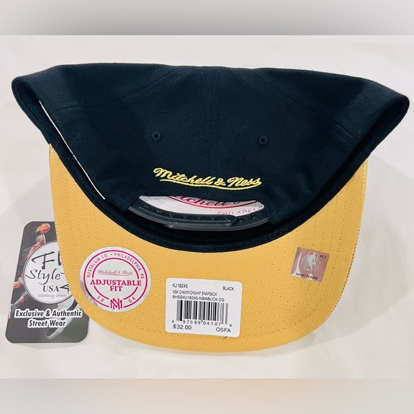 Exclusive Mitchell & Ness Chicago Bulls Snapback Hat Cap Black/Gold Finals 1993 - Picture 2 of 2